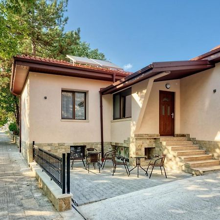 Къща За Гости Relax Hisarya Ngoại thất bức ảnh