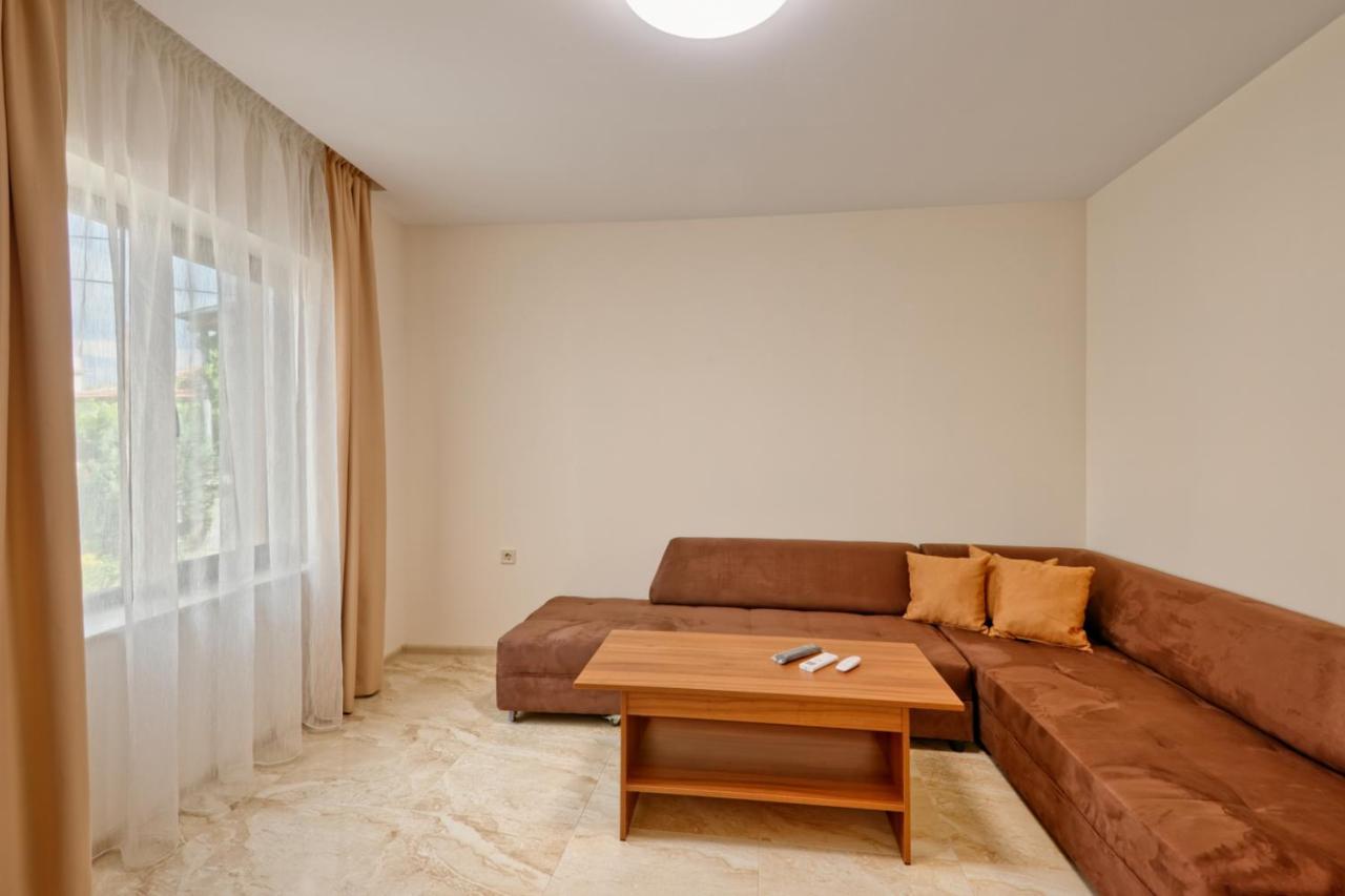 Къща За Гости Relax Hisarya Ngoại thất bức ảnh